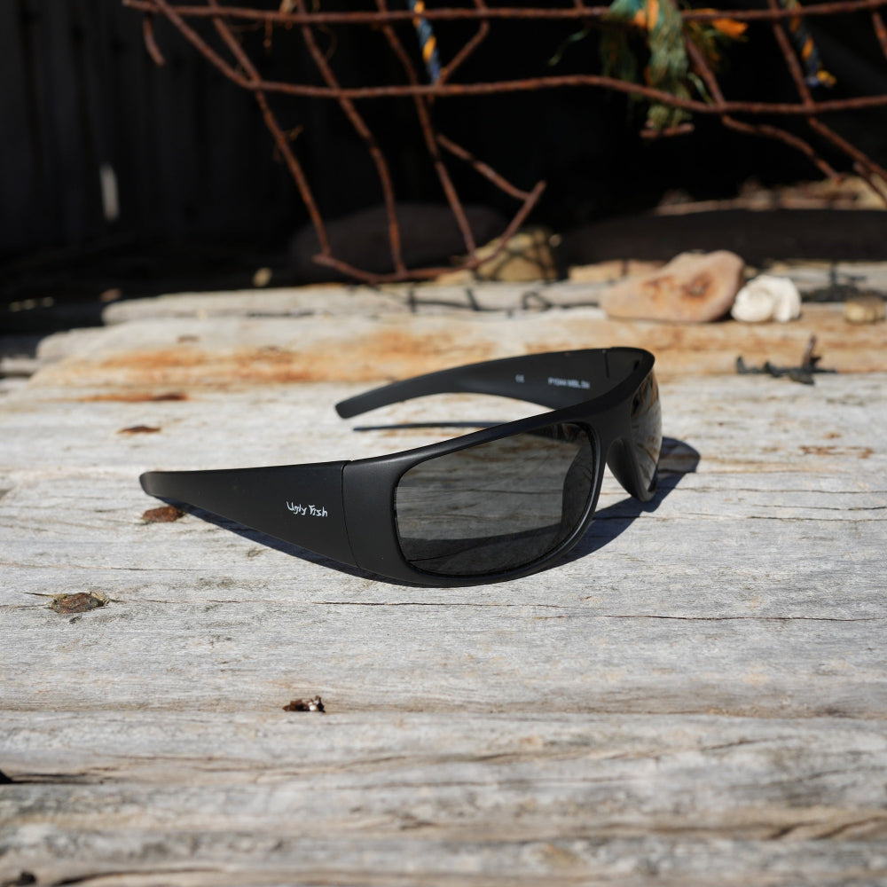 P1044 Polarised Lifestyle Wrap Sunglasses